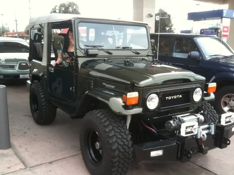 defender 90 vs toyota fj40 #2