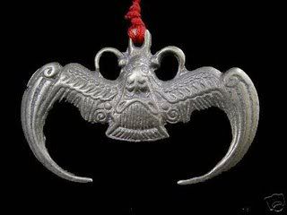 http://i79.photobucket.com/albums/j125/kingslug/pendant.jpg http://i79.photobucket.com/albums/j125/kingslug/pendant.jpg