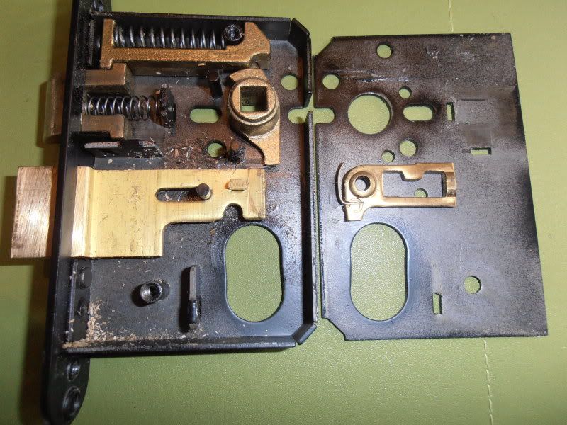 inside a euro sashlock