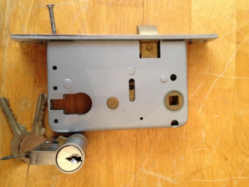 unusual legge lock case