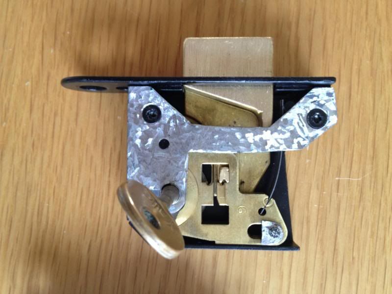 inside a 5 lever lock