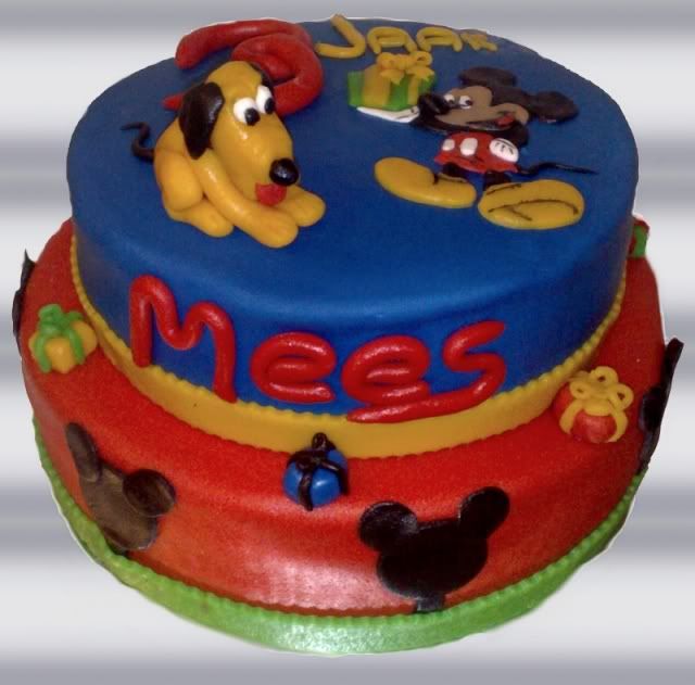 http://i79.photobucket.com/albums/j139/tournantd/taarten/20091119MickeyMouse3.jpg