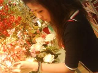 looking at deco flowers!