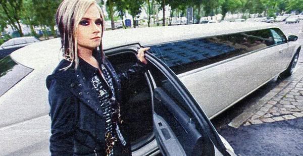 Obrázek “http://i79.photobucket.com/albums/j147/EyeLinerIsManly165/Cinema%20Bizarre/Strify/l_74a87d8474ce0d94800b7d9515cc234a.jpg” nelze zobrazit, protože obsahuje chyby.