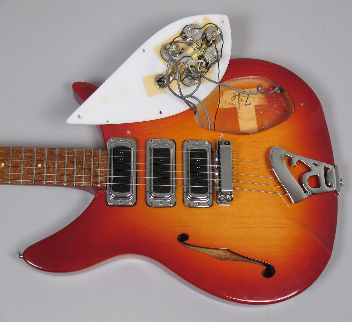  photo 1980Rickenbacker320Fireglo002.jpg