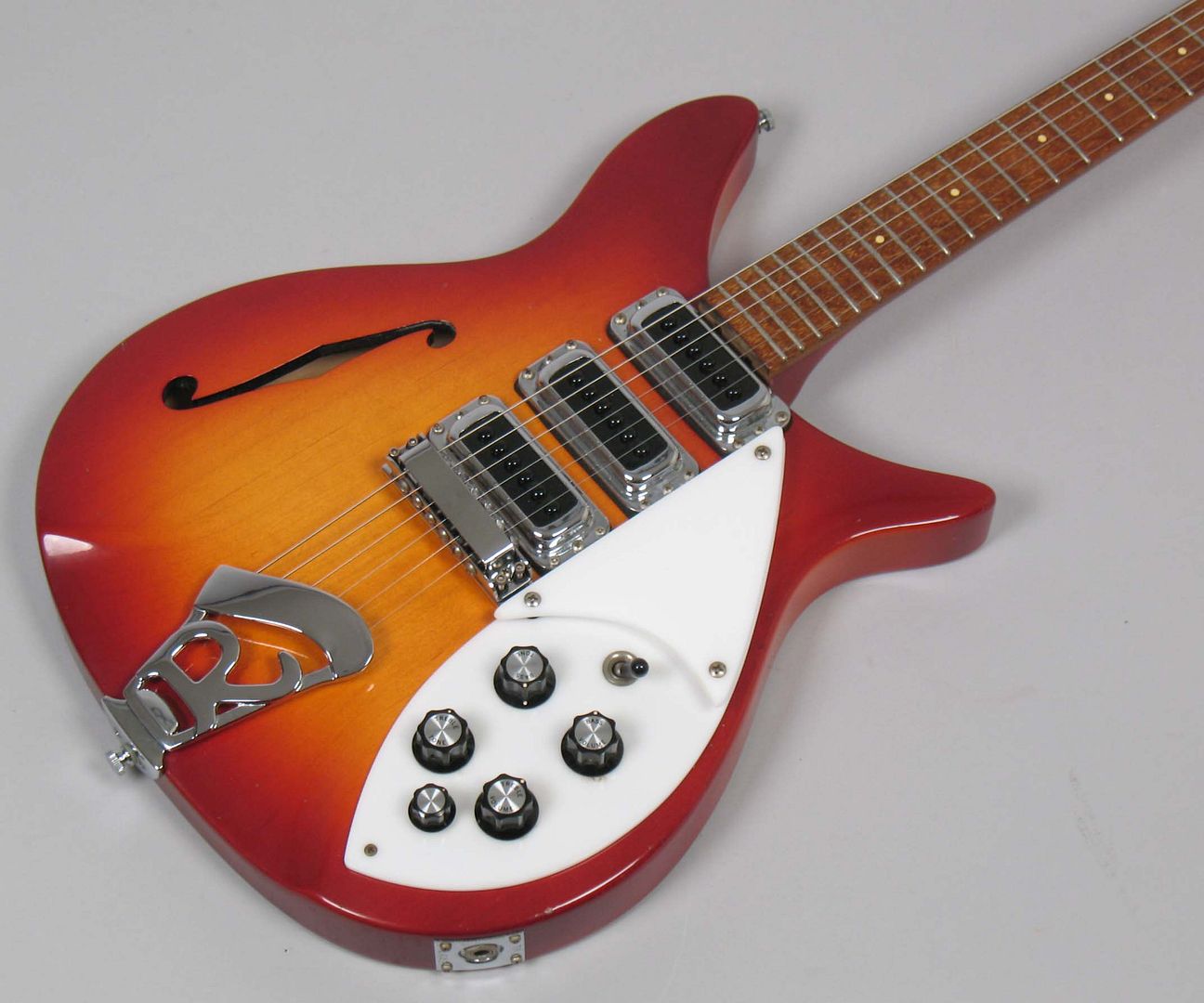  photo 1980Rickenbacker320Fireglo024.jpg