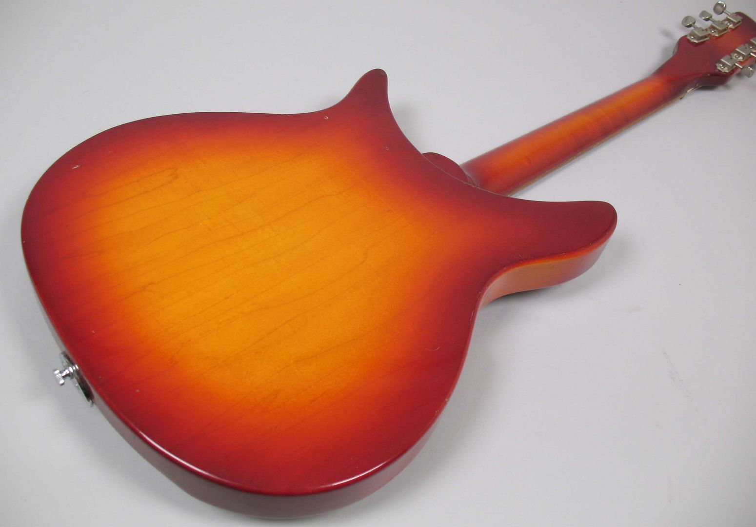  photo 1980Rickenbacker320Fireglo041.jpg