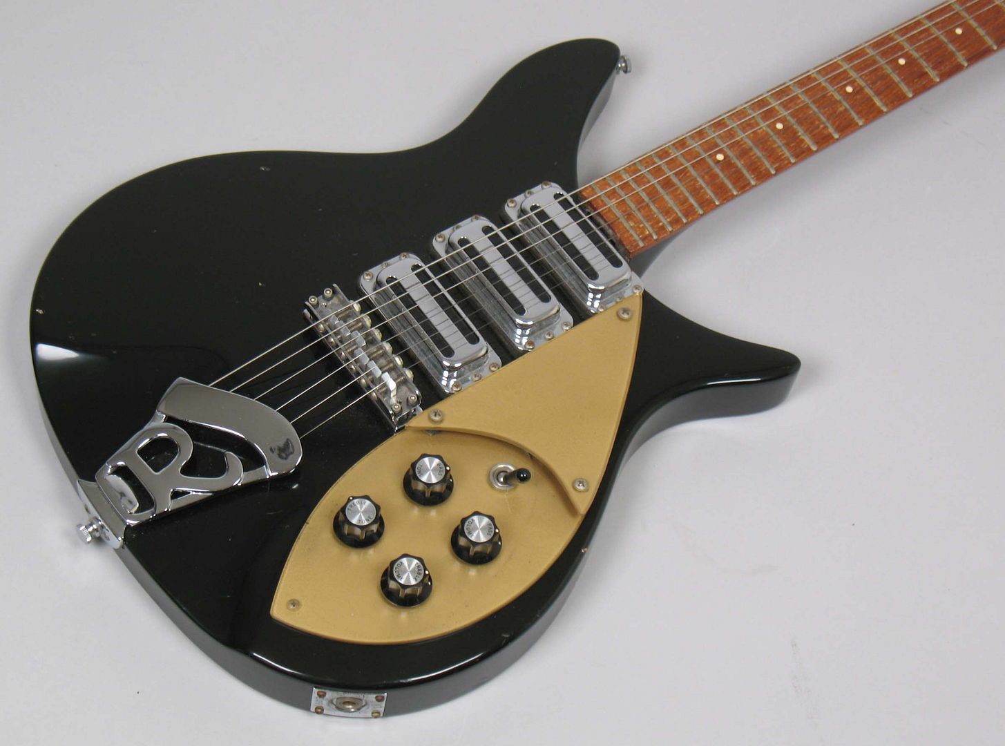  photo 1982Rickenbacker320BSeriesJetglo023.jpg