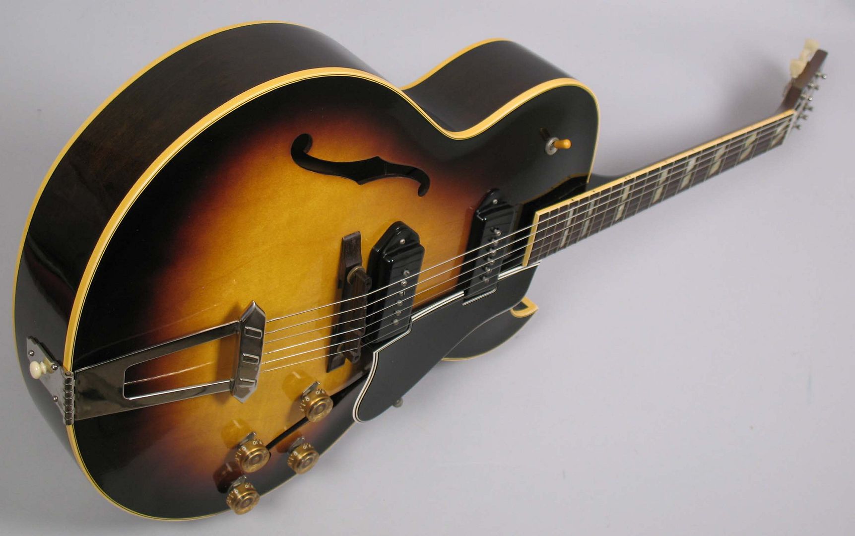  photo 1955GibsonES-175DSunburstOHSC048.jpg