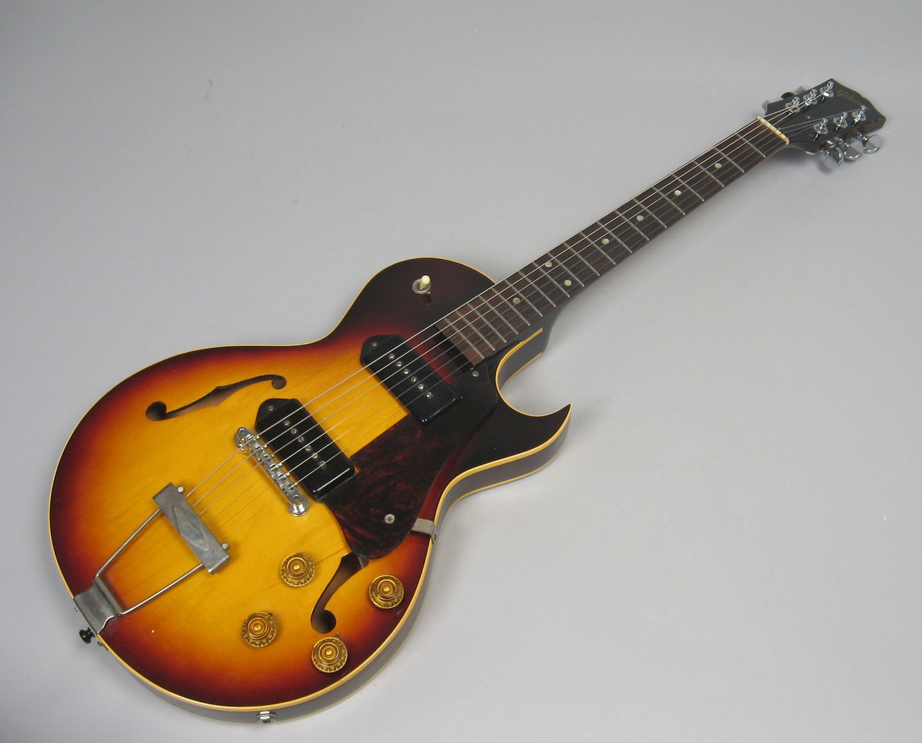  photo 1956GibsonES-140Sunburst020.jpg