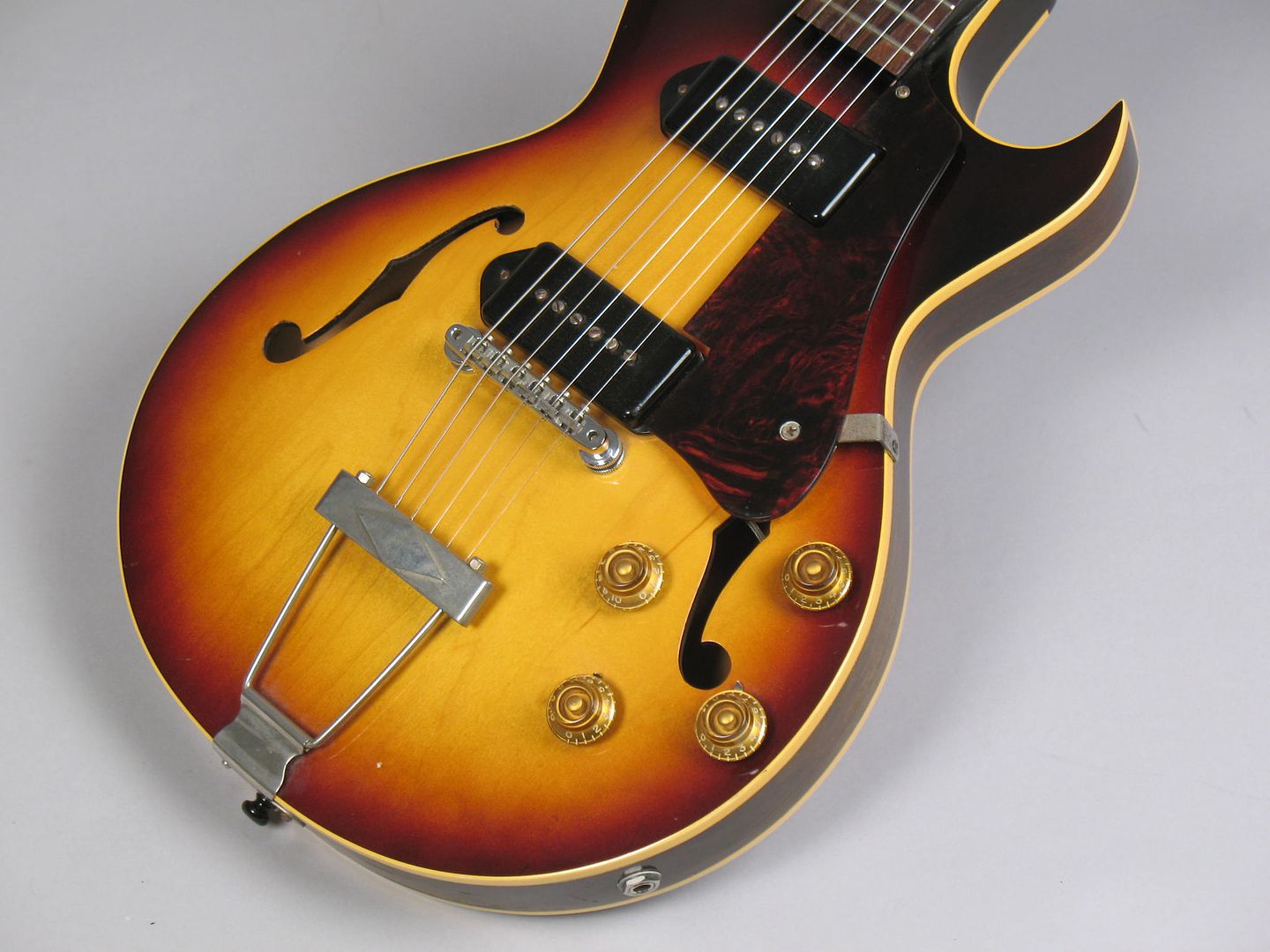  photo 1956GibsonES-140Sunburst042.jpg