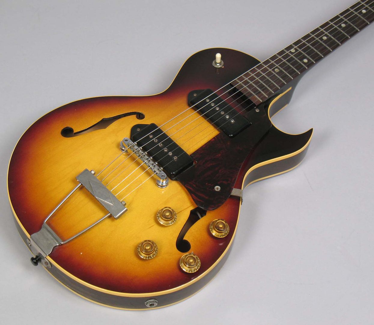  photo 1956GibsonES-140Sunburst052.jpg