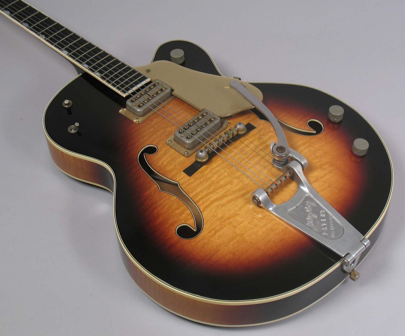  photo 1959GretschCountryClubSunburstPAFfilterFlamed059.jpg