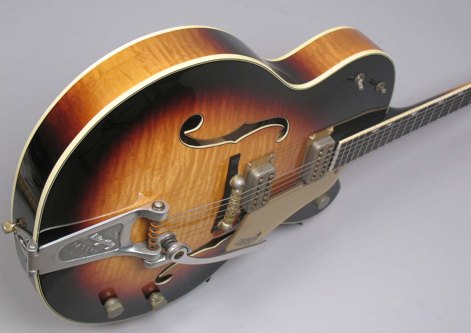  photo 1959GretschCountryClubSunburstPAFfilterFlamed066.jpg