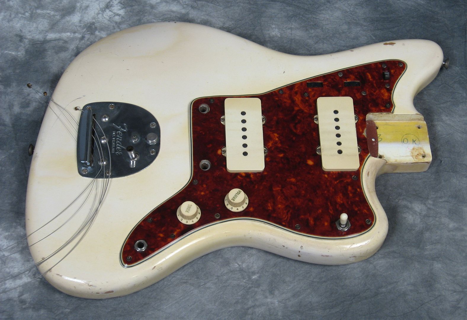  photo 1964FenderJazzmasterOlympicWhiteOHSC006.jpg