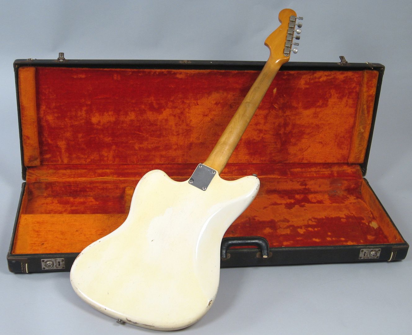  photo 1964FenderJazzmasterOlympicWhiteOHSC106.jpg