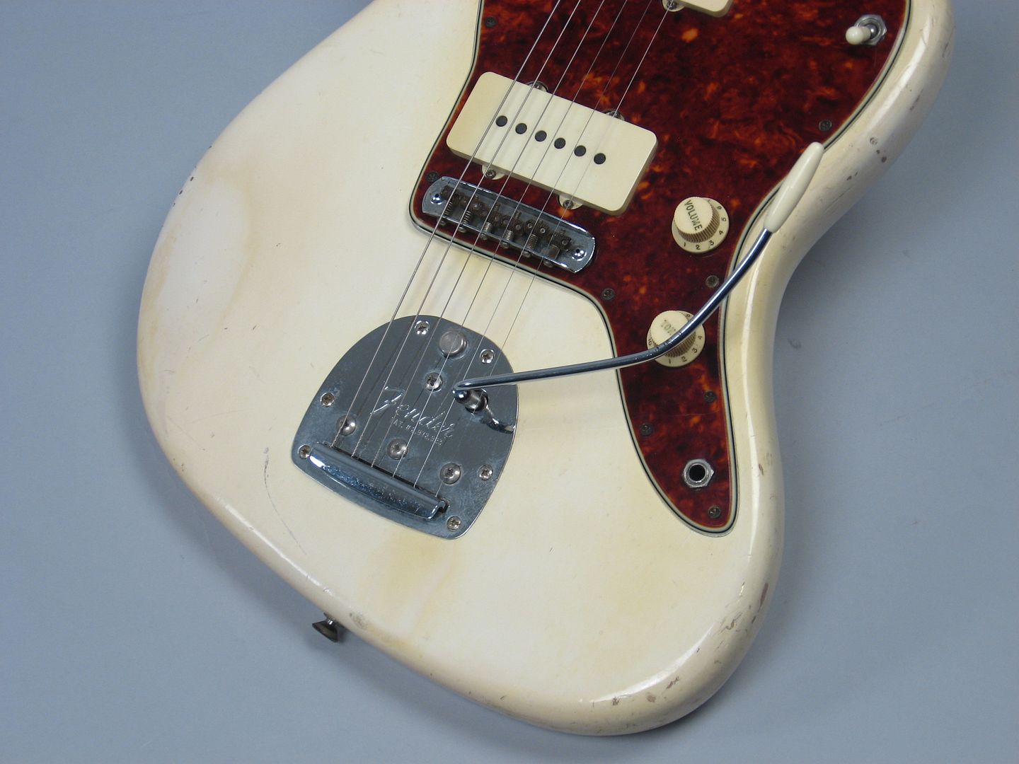  photo 1964FenderJazzmasterOlympicWhiteOHSC118.jpg