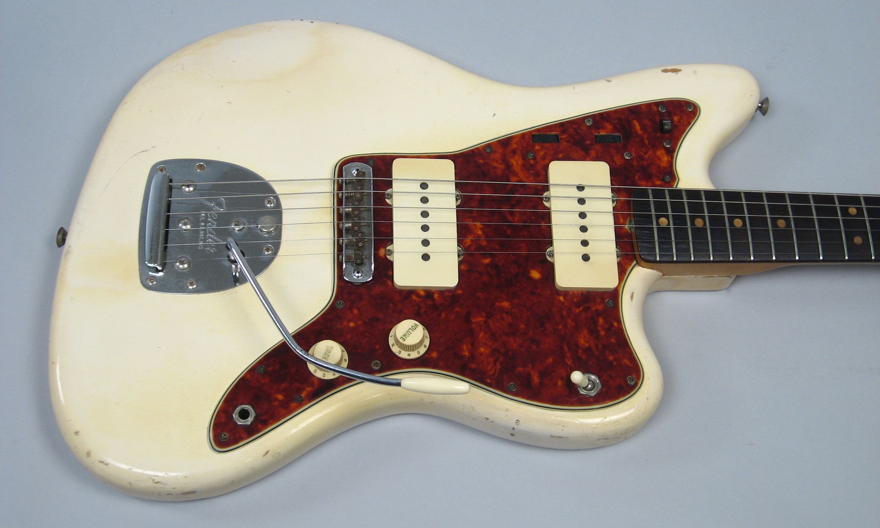  photo 1964FenderJazzmasterOlympicWhiteOHSC120.jpg