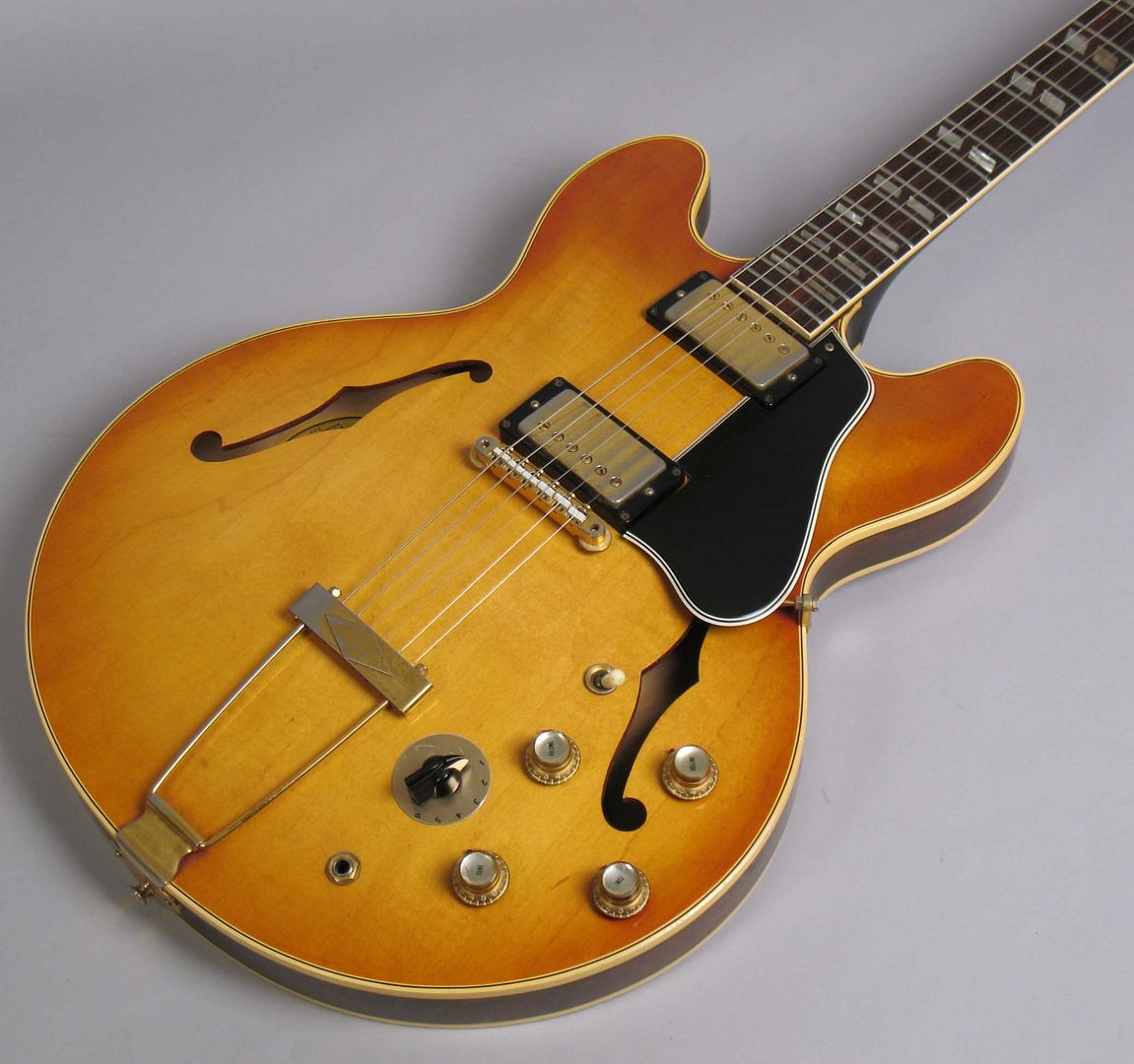  photo 1965GibsonES-345Sunburst014025.jpg