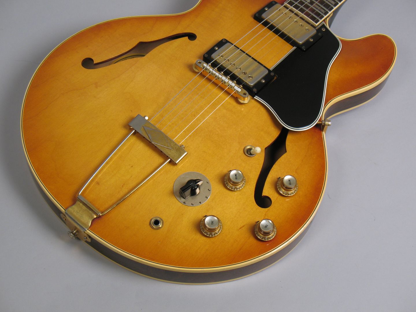  photo 1965GibsonES-345Sunburst014030.jpg