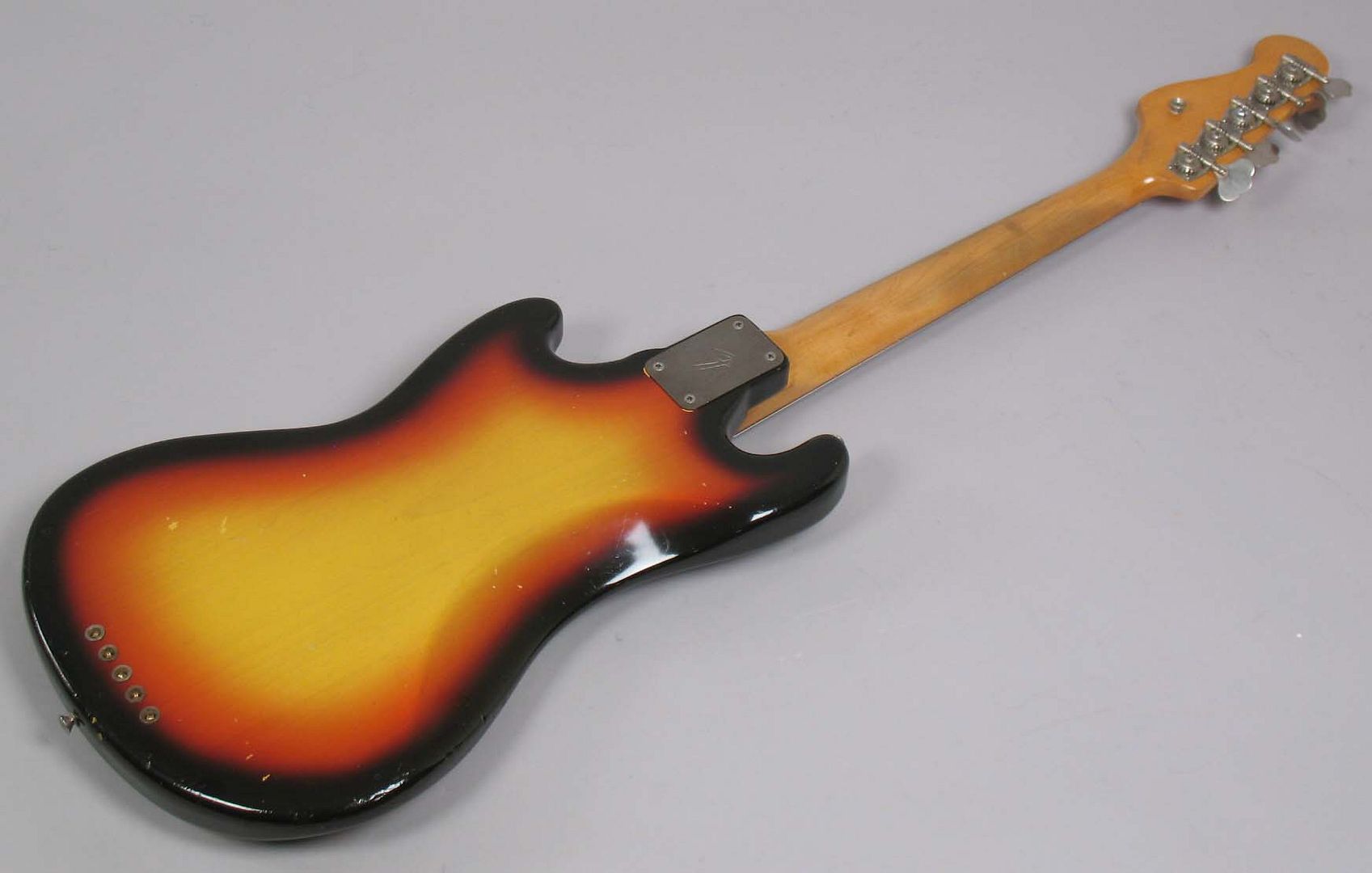  photo 1966FenderBassVSunburst024.jpg