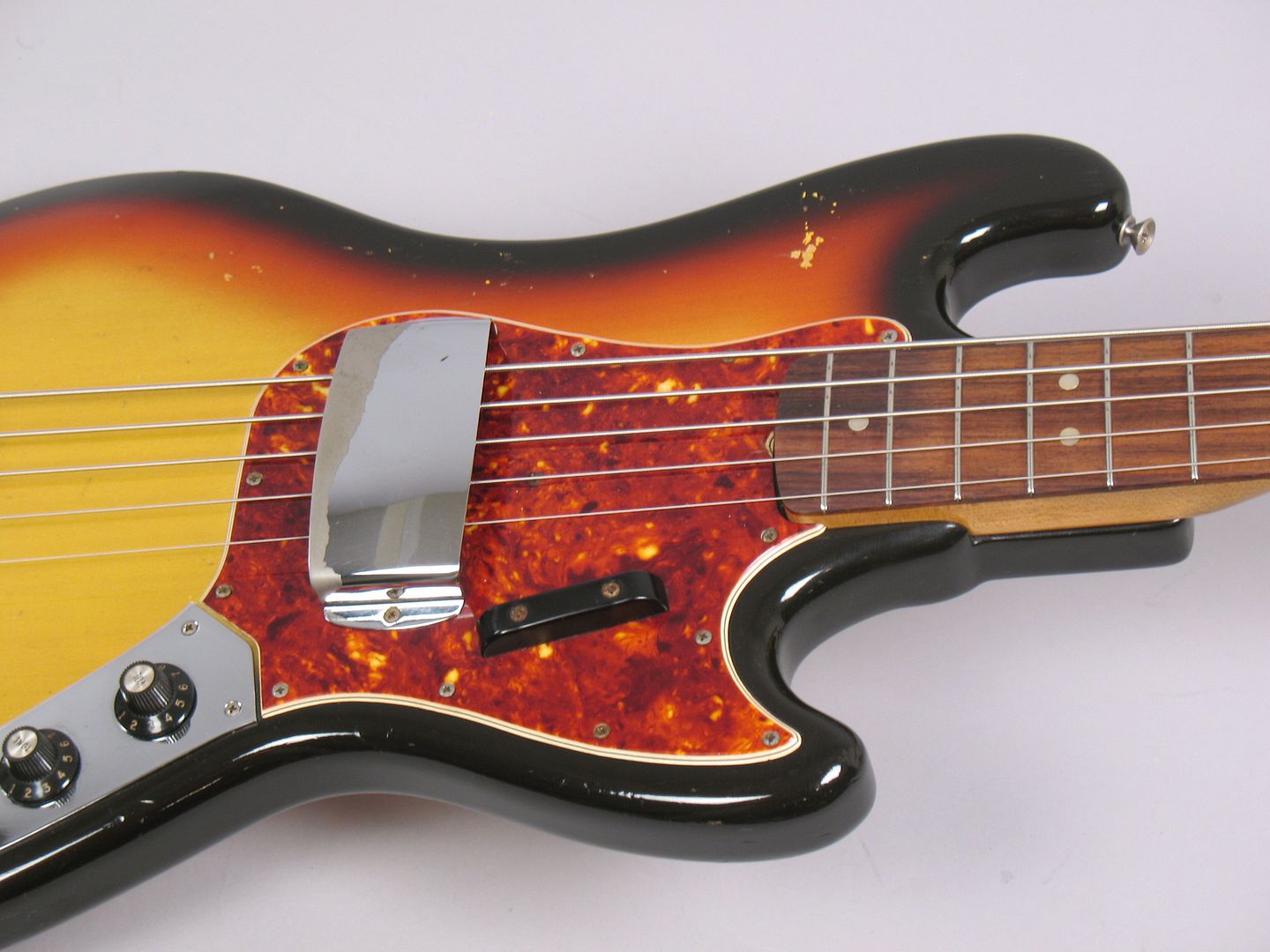  photo 1966FenderBassVSunburst057.jpg