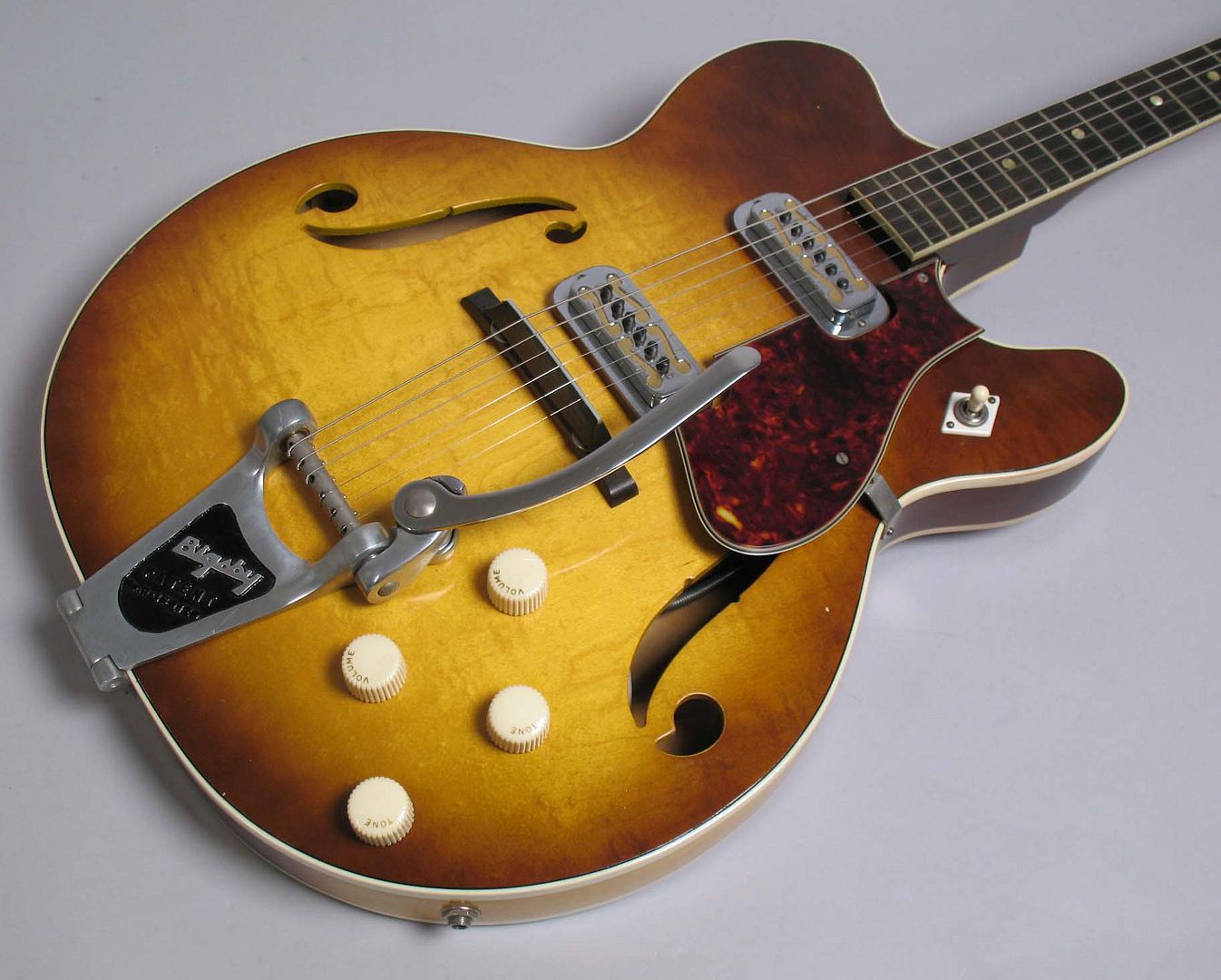  photo 1966HarmonyH74Sunburst017.jpg