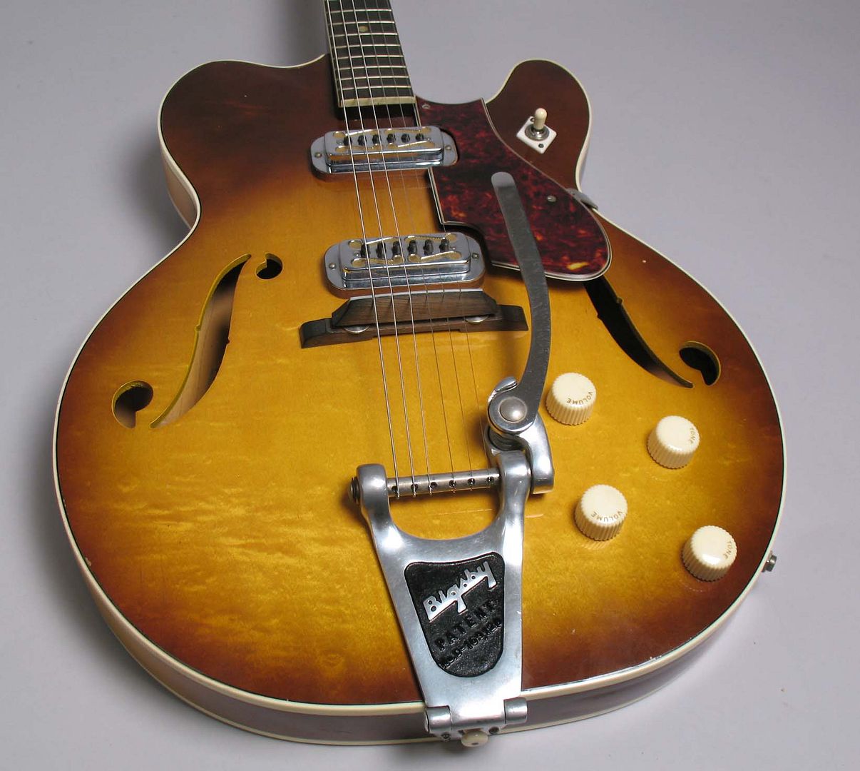  photo 1966HarmonyH74Sunburst020.jpg