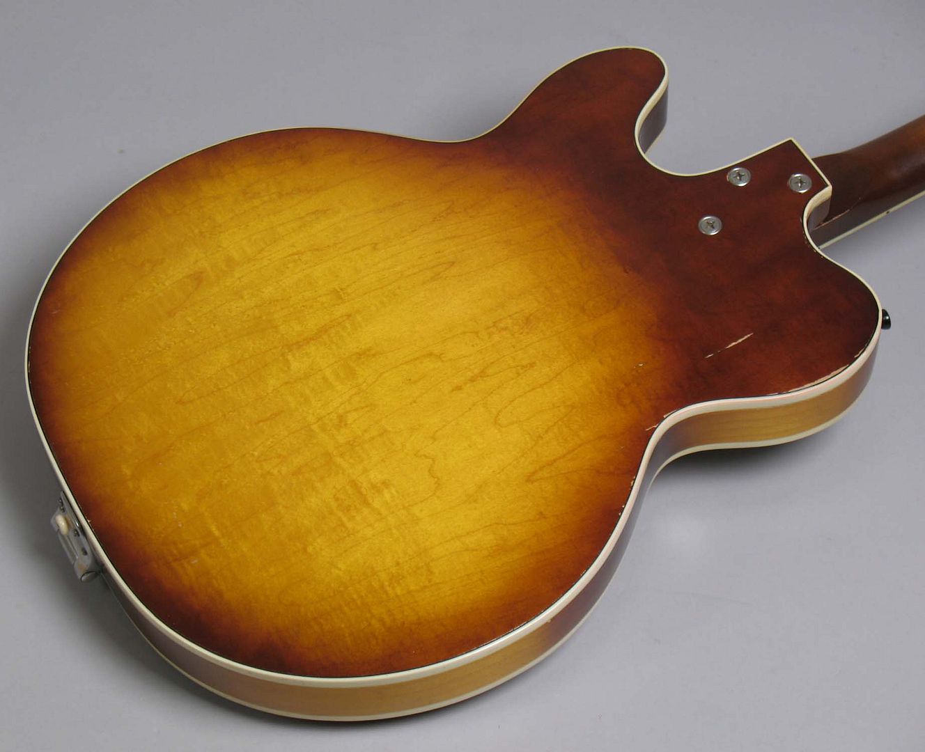  photo 1966HarmonyH74Sunburst081.jpg