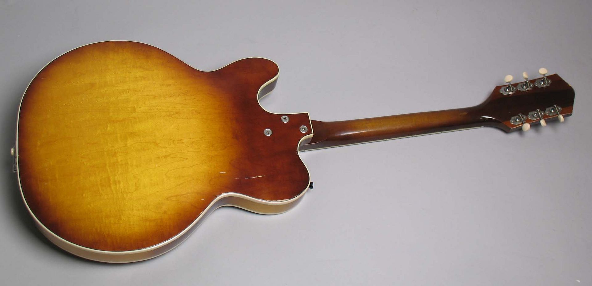  photo 1966HarmonyH74Sunburst176.jpg