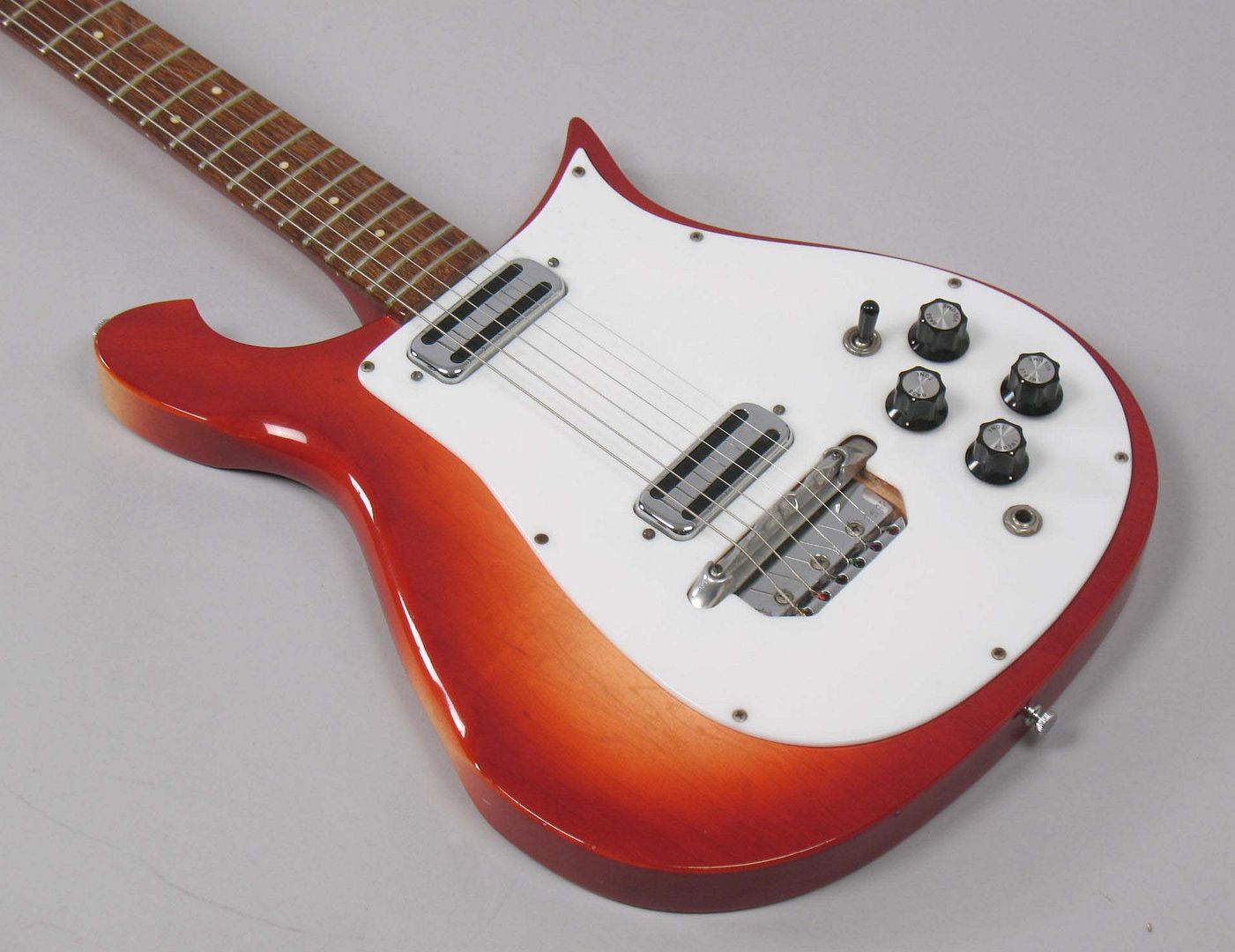  photo 1967Rickenbacker450Fireglo028.jpg