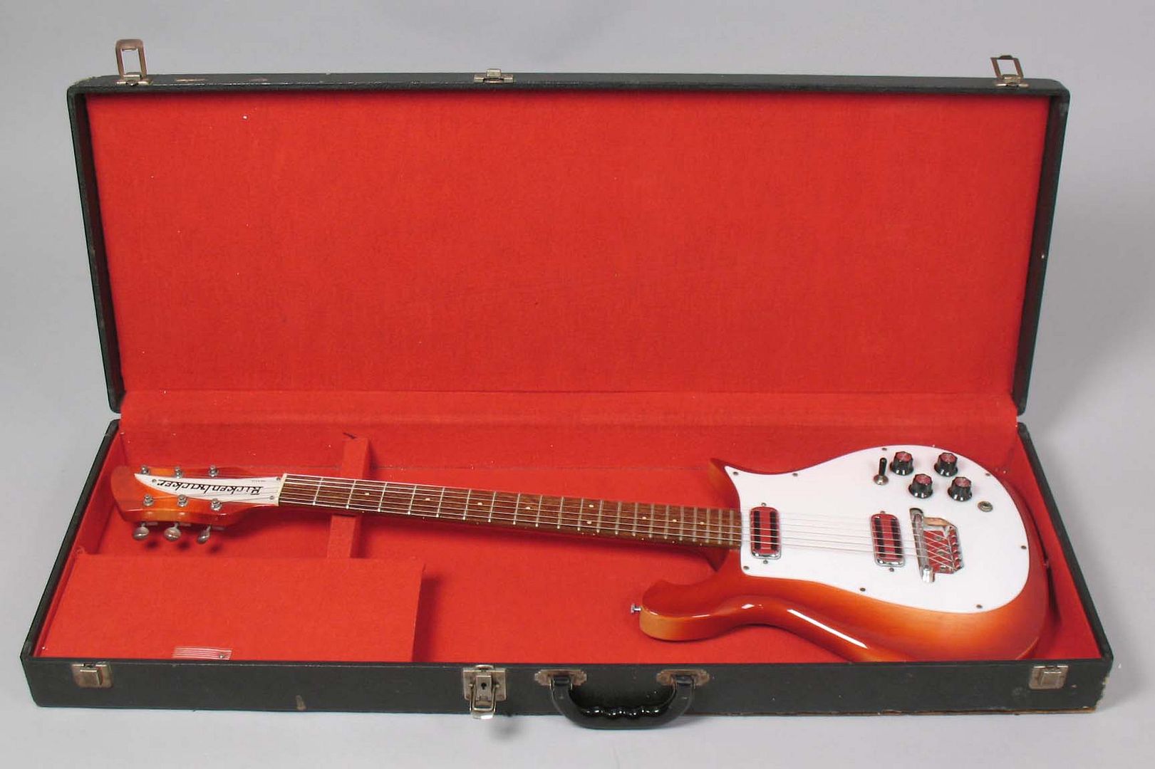  photo 1967Rickenbacker450Fireglo057.jpg