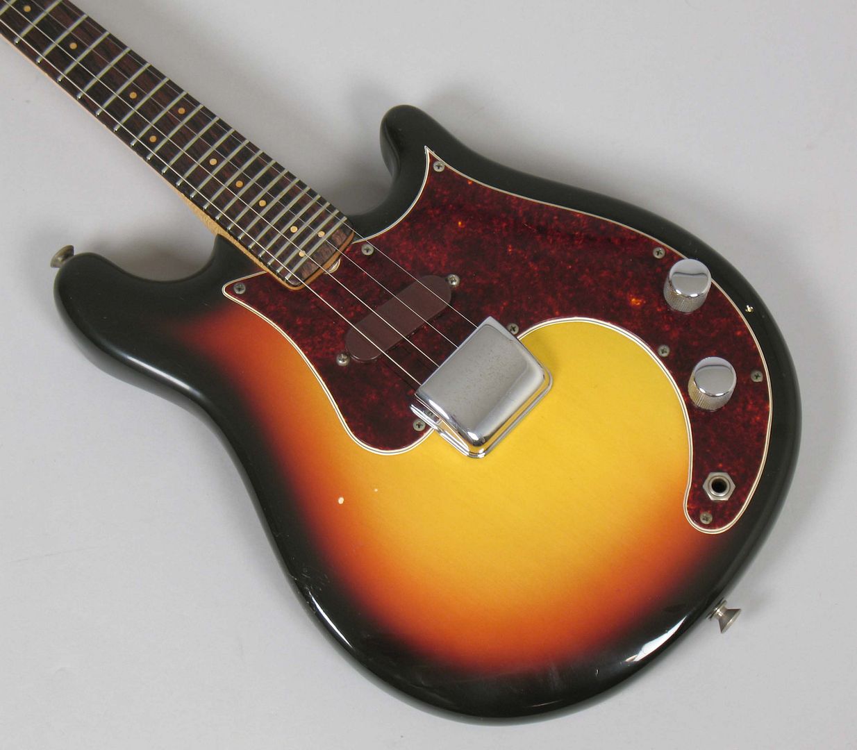  photo 1968FenderElectricMandolinSunburst032.jpg