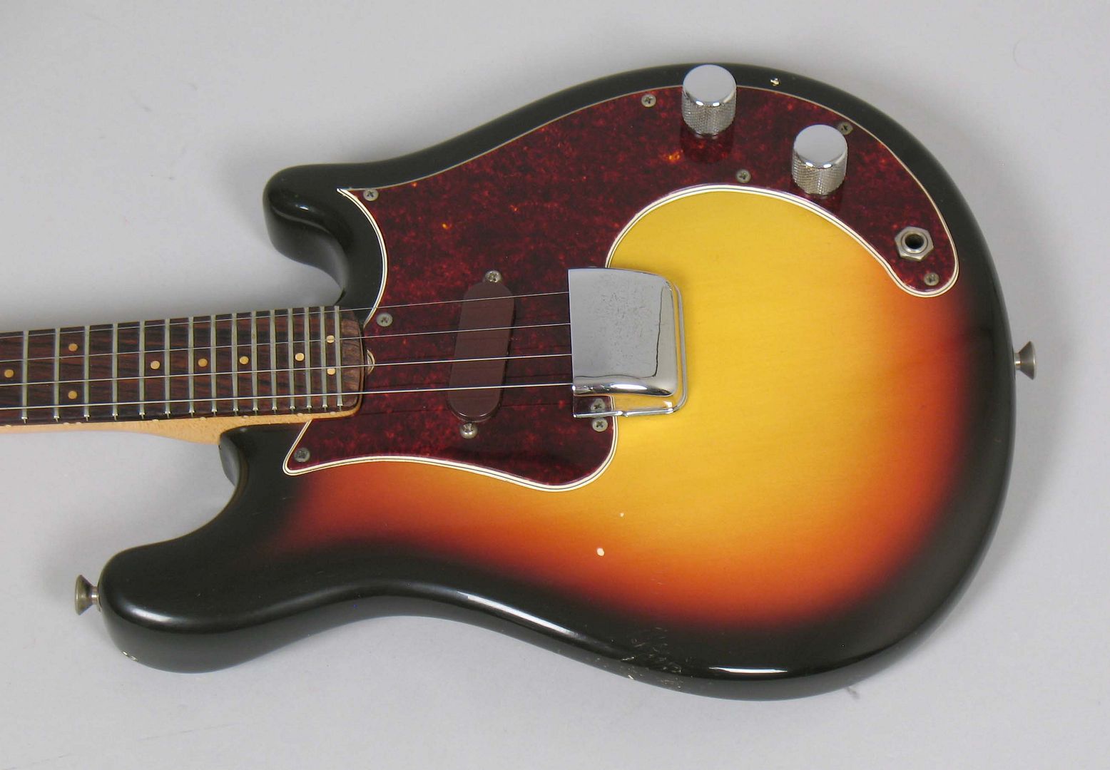  photo 1968FenderElectricMandolinSunburst036.jpg