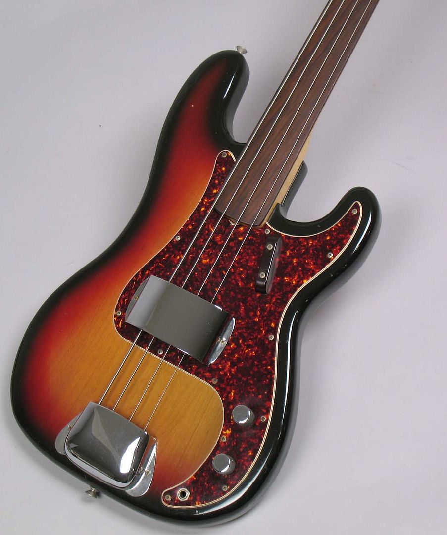  photo 1973FenderPrecisionBassFretlessSunburstRosewood044.jpg