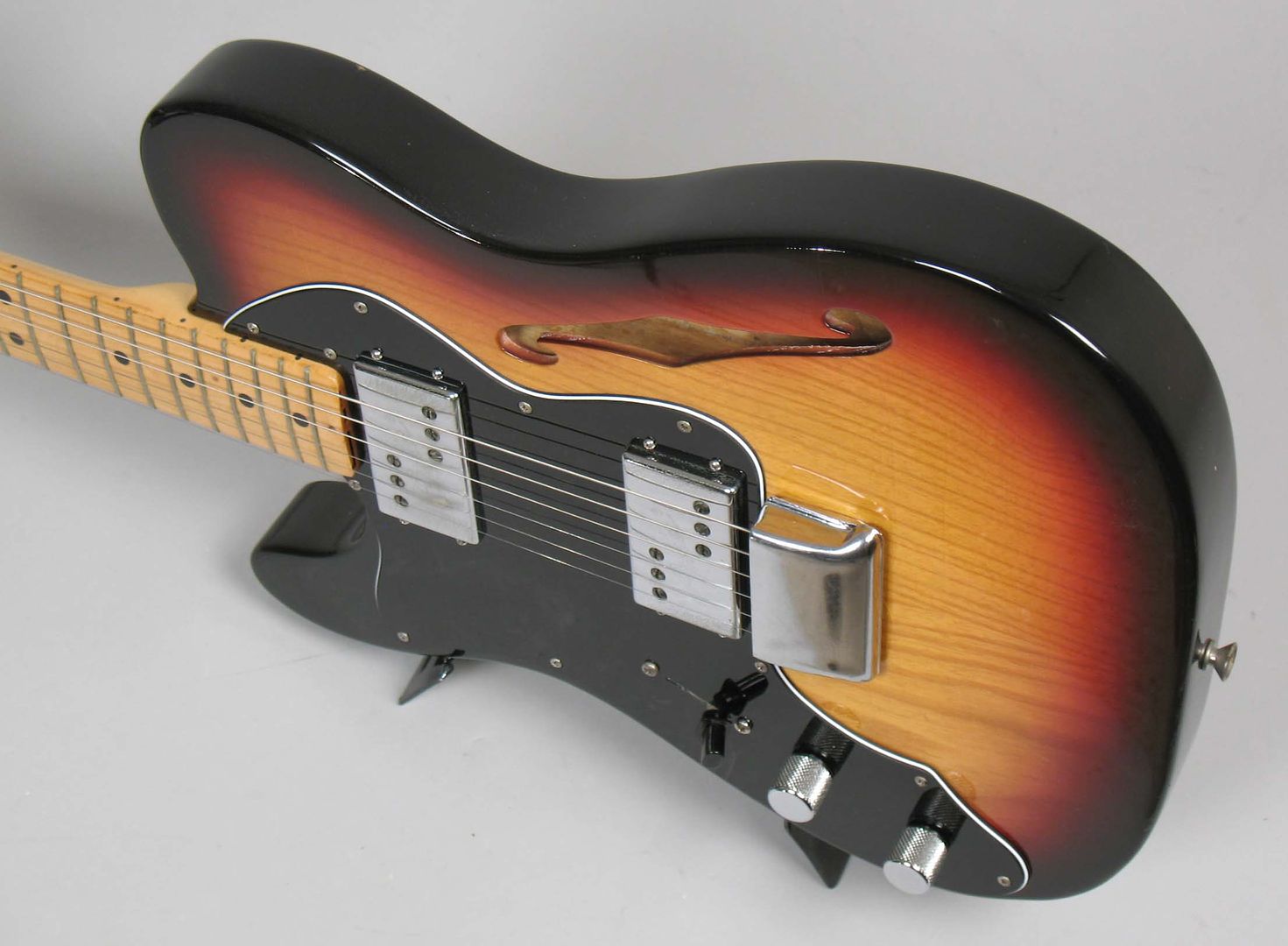  photo 1977FenderTelecasterThinlineSunburst066.jpg