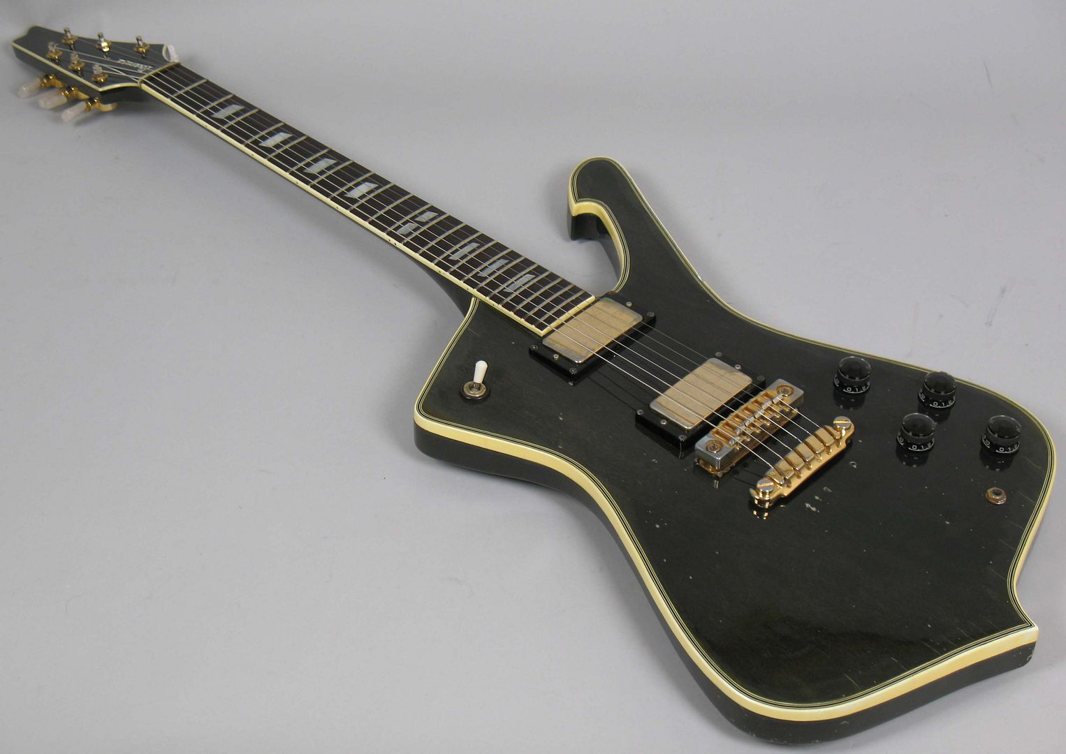  photo 1978IbanezIC400Iceman040.jpg