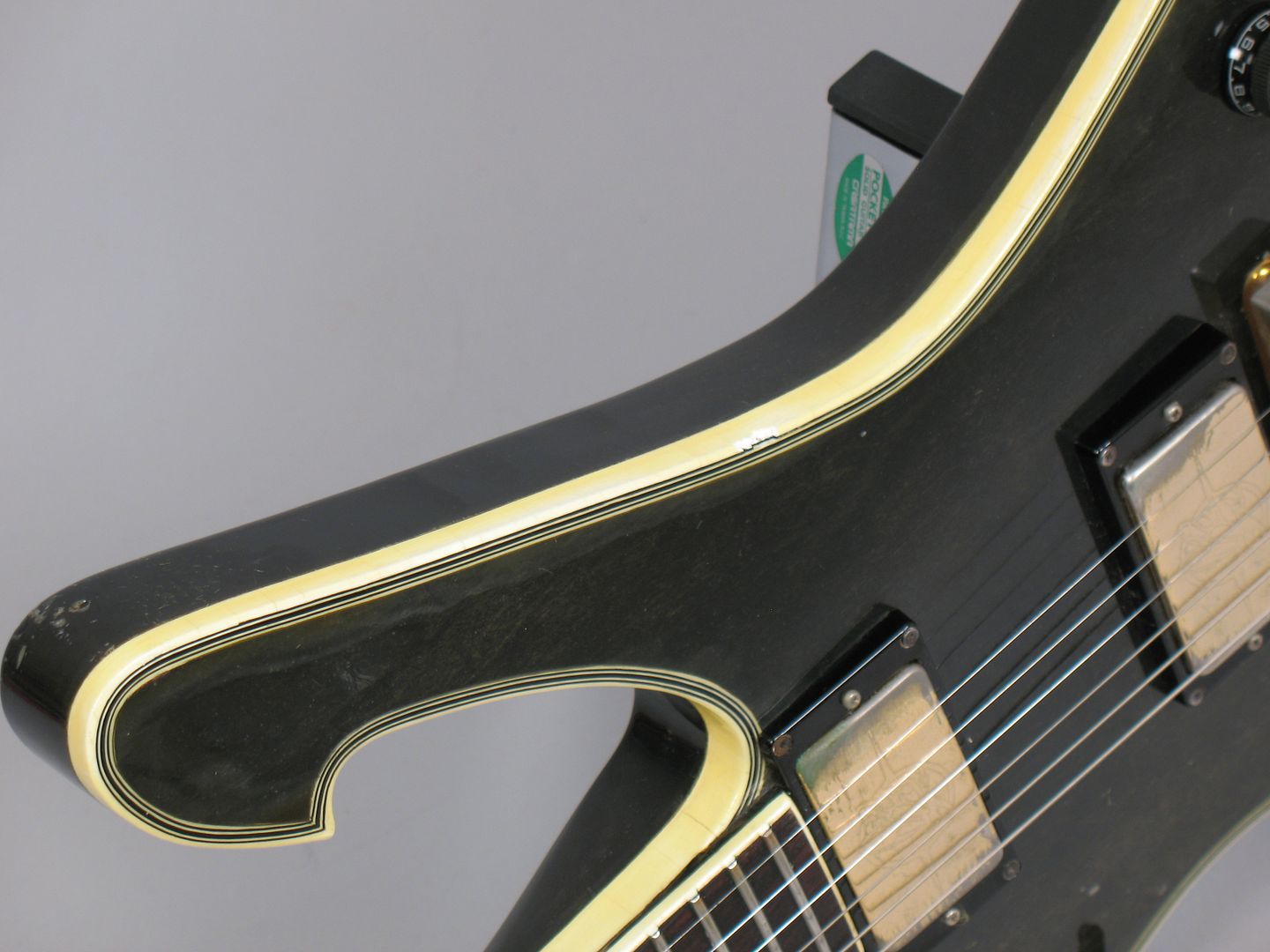  photo 1978IbanezIC400Iceman089.jpg