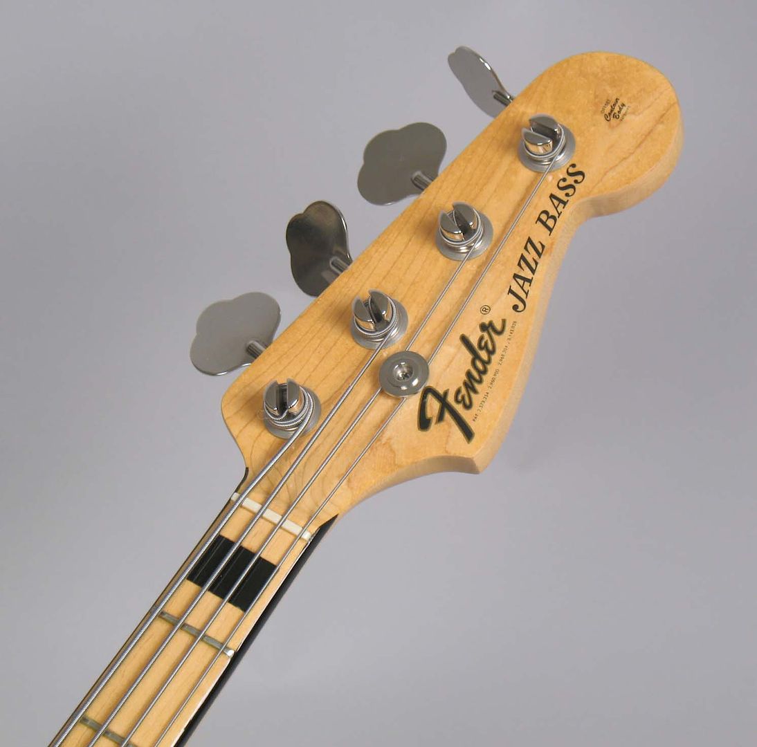  photo 19701971FenderJazzBassBlondeMapleCapNeck154.jpg