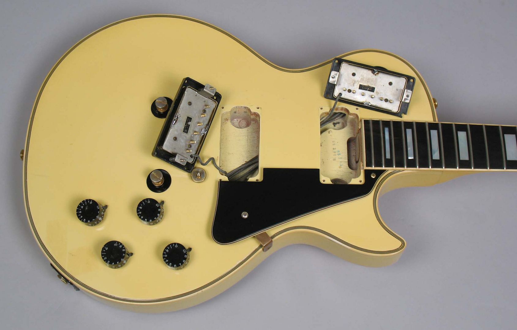  photo 1974GibsonLesPaulCustomAlpineWhiteFactGrover006.jpg