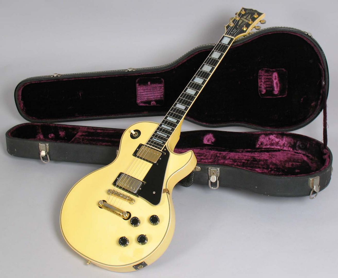  photo 1974GibsonLesPaulCustomAlpineWhiteFactGrover038.jpg