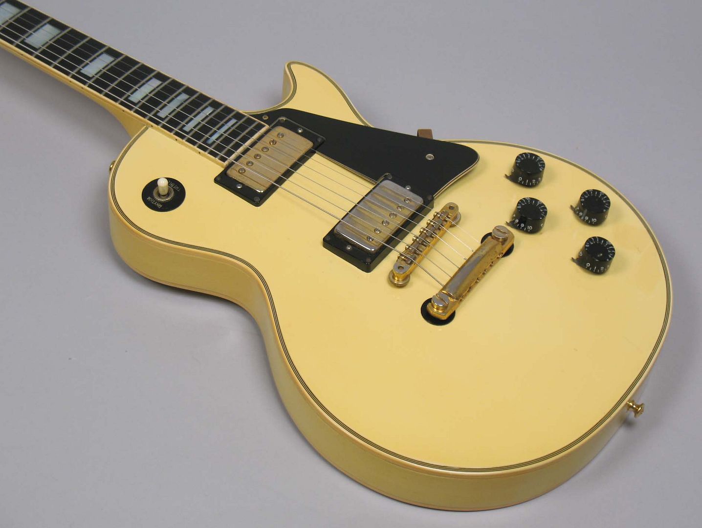  photo 1974GibsonLesPaulCustomAlpineWhiteFactGrover076.jpg