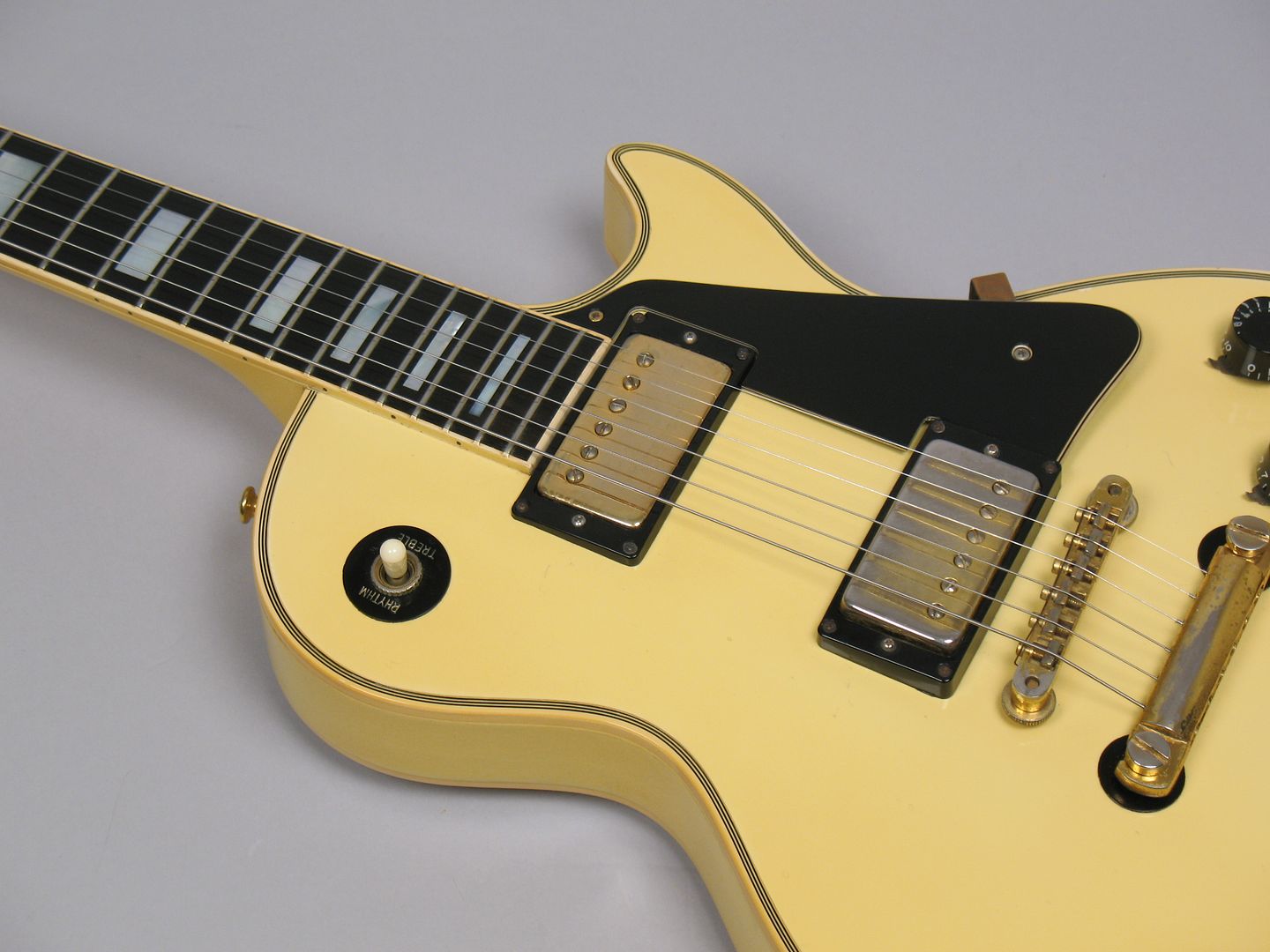  photo 1974GibsonLesPaulCustomAlpineWhiteFactGrover080.jpg