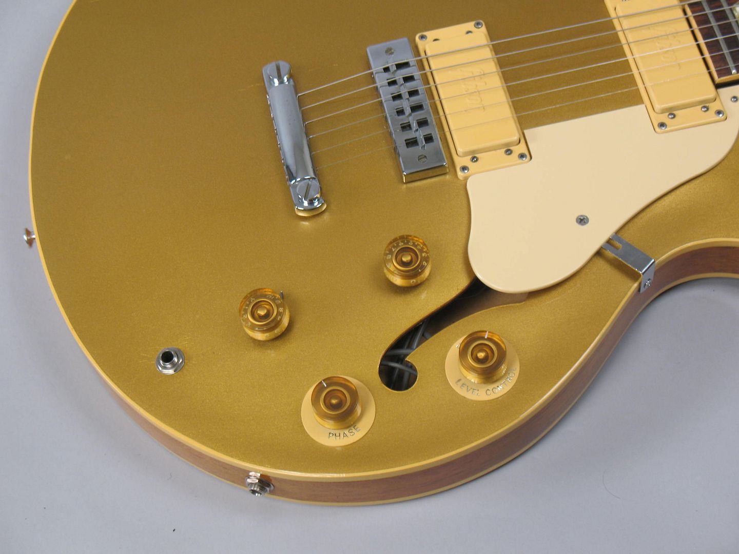  photo 1975GibsonLesPaulSignatureOHSCGoldtop018.jpg