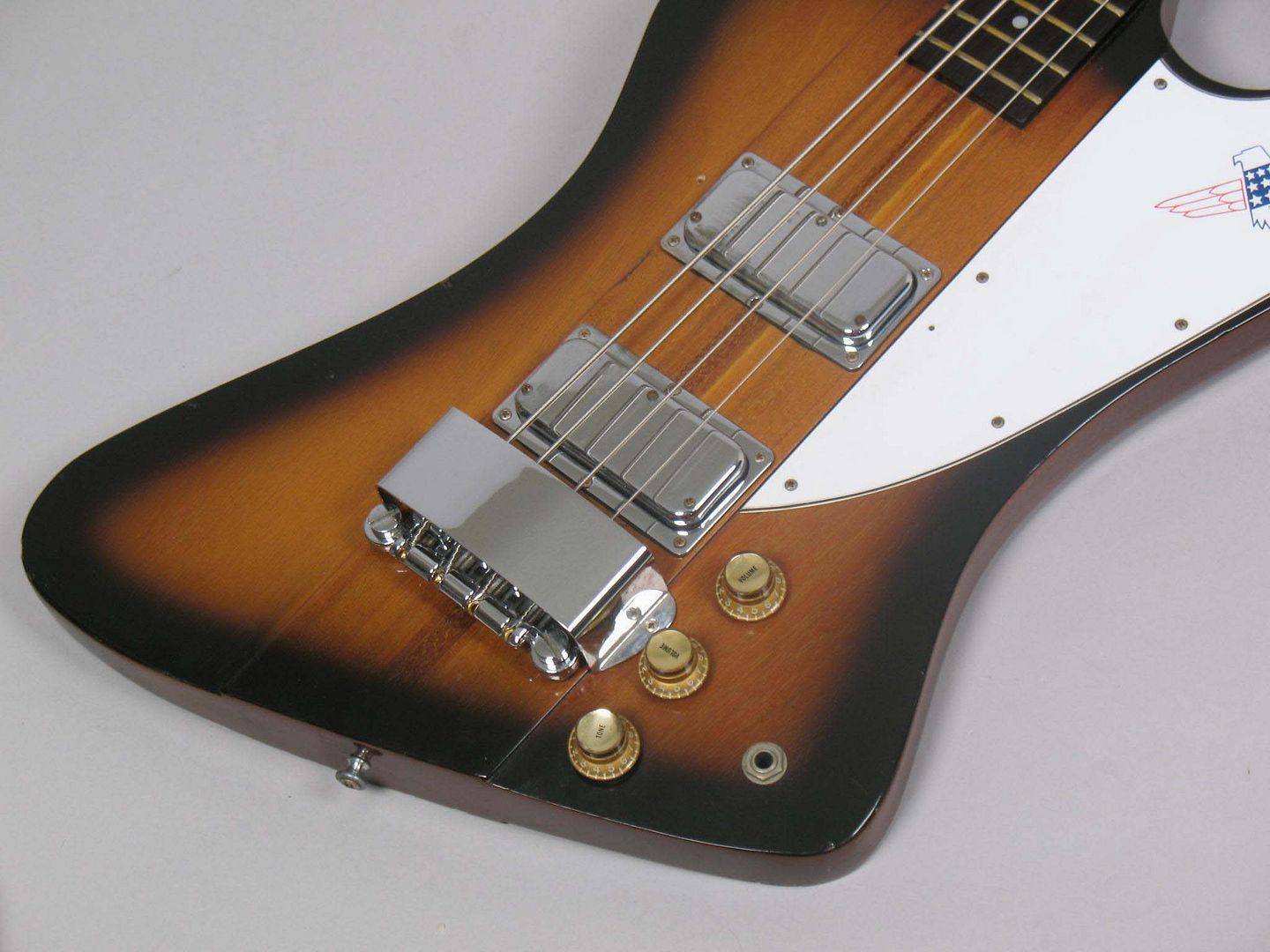  photo 1976GibsonThunderbirdBicentennial013Sunburst030.jpg