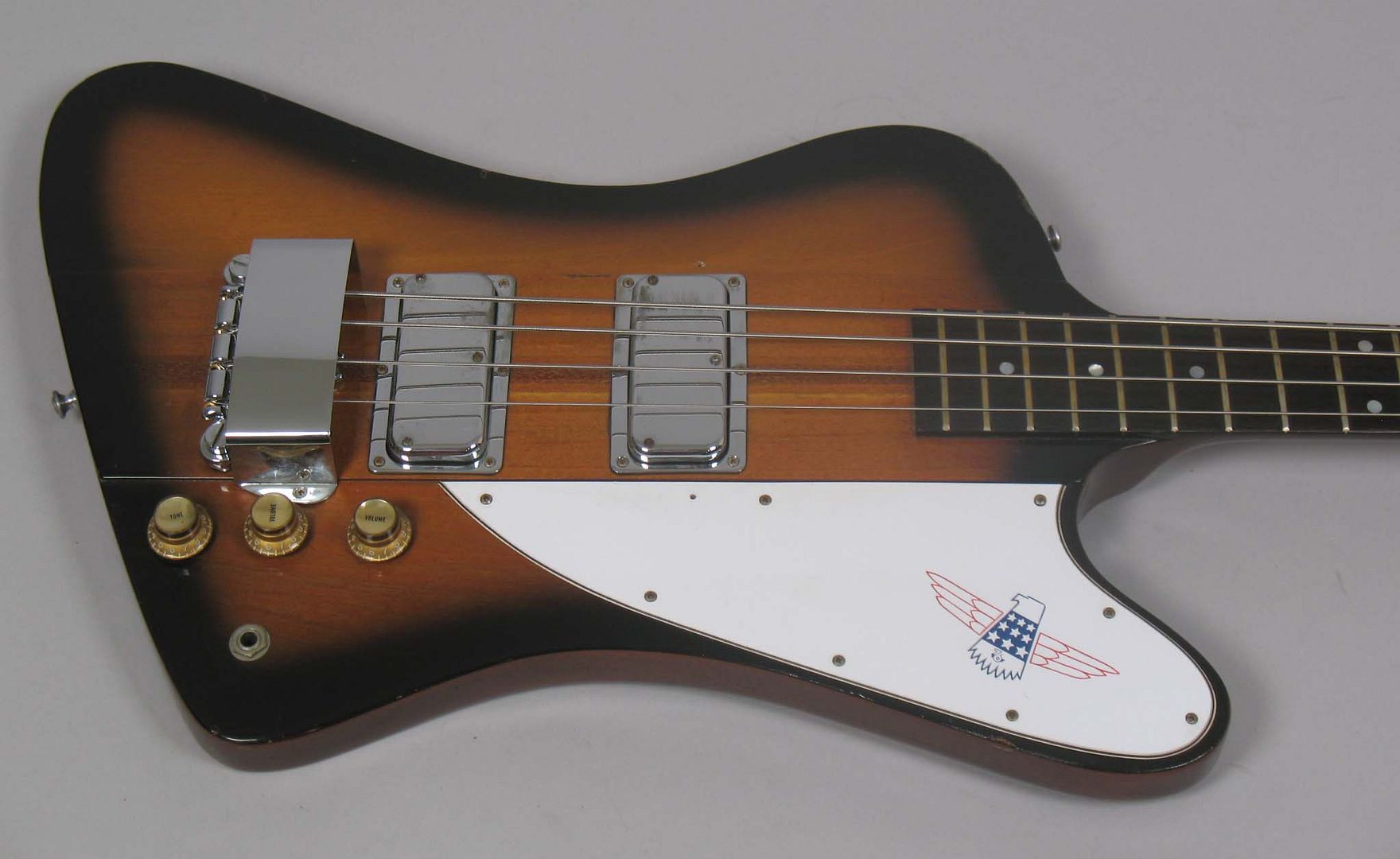  photo 1976GibsonThunderbirdBicentennial013Sunburst082.jpg