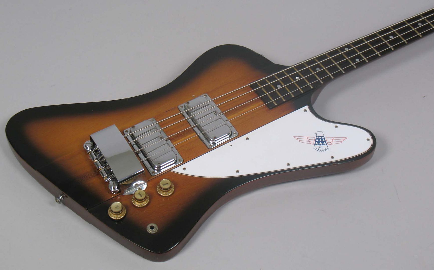  photo 1976GibsonThunderbirdBicentennial013Sunburst084.jpg