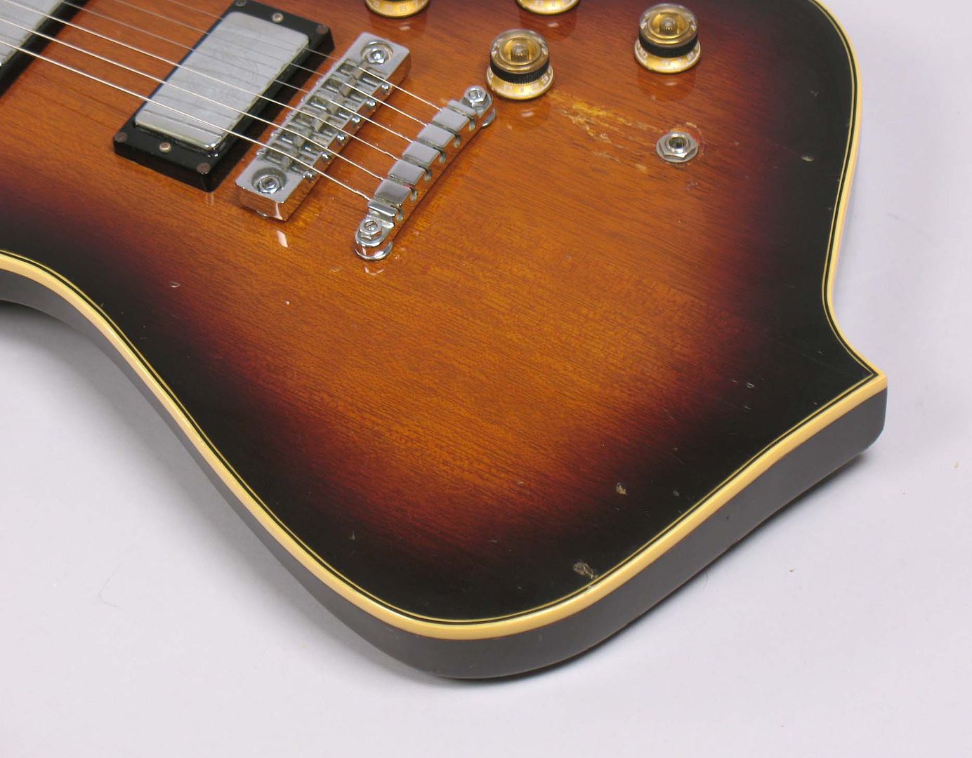  photo 1977IbanezIC200IcemanSunburst019.jpg