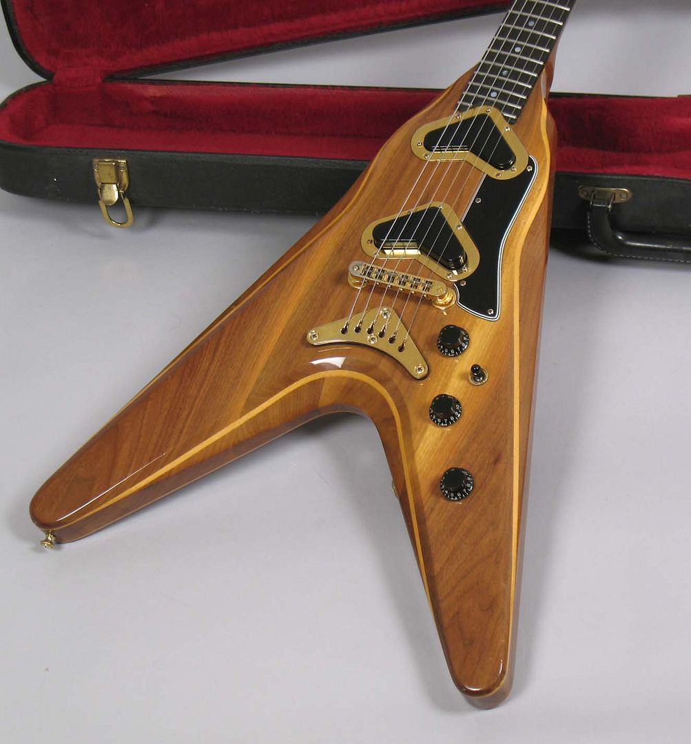  photo 1980GibsonFlyingVV2walnut014012.jpg