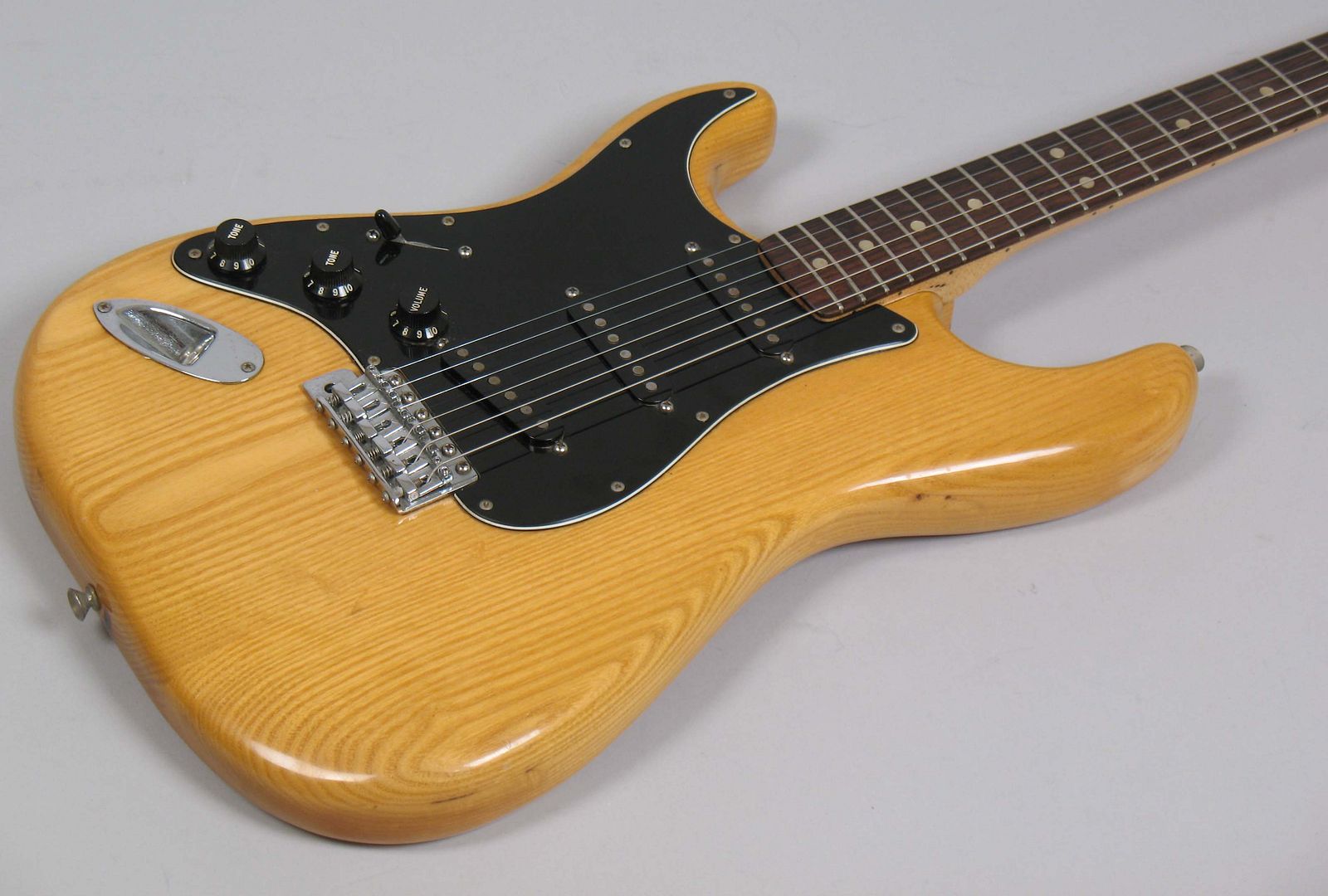  photo 1980FenderStratocasterlefthandedNatural031.jpg